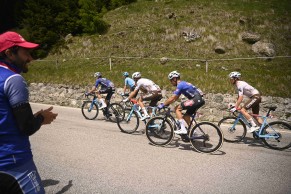 Los favoritos firman tablas en Tres Cimas de Lavaredo y se citan para la crono de mañana