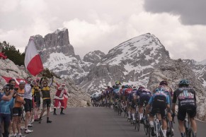Los favoritos firman tablas en Tres Cimas de Lavaredo y se citan para la crono de mañana