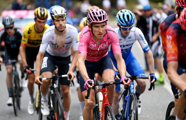 Los favoritos firman tablas en Tres Cimas de Lavaredo y se citan para la crono de mañana