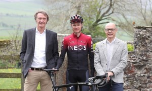 froome-defiende-ineos-criticas-plastico