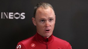 froome-defiende-ineos-criticas-plastico