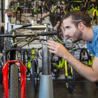 El mecánico de Schurter explica todo lo necesario sobre el conjunto de manillar