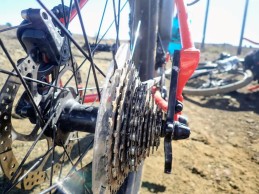 Mécanique d'urgence pour rentrer à la maison si votre changement se casse