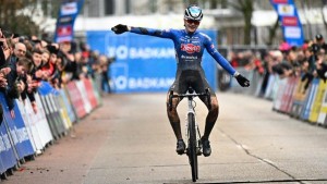 Fenix-Deceuninck secures young star Puck Pieterse with the longest contract signed in the women's WorldTour