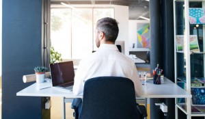 efectos-negativos-estar-sentado-mucho-tiempo