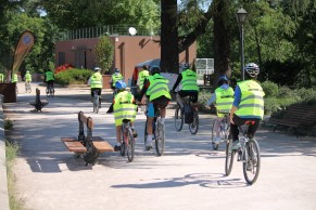 Los conductores tienen peor actitud hacia ciclistas con colores llamativos, así lo confirma este estudio