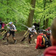 Nino Schurter y Kate Courtney ganan en la Proffix Swiss Cup