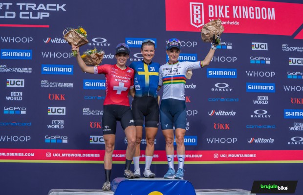 Jenny Rissveds gana en solitario el XCC de Lenzerheide