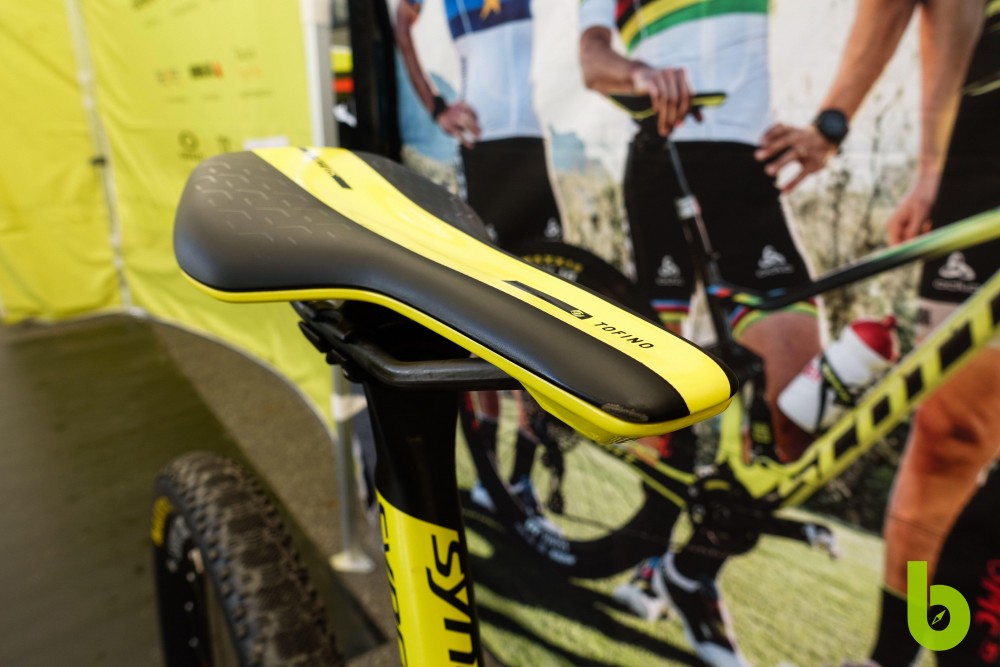 nino schurter saddle