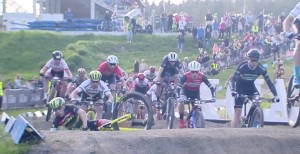 Van der Poel no tiene rival en el Short Track de Nove Mesto