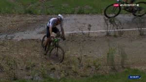 Dascalu waits for his moment and wins the European Championship after launching an attack on the last lap