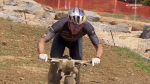 Dascalu waits for his moment and wins the European Championship after launching an attack on the last lap