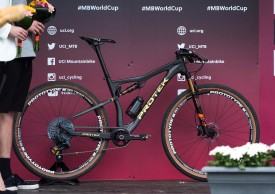 Al detalle la Protek 29 FSTeam con la que Vlad Dascalu ganó la Copa del Mundo del Nove Mesto