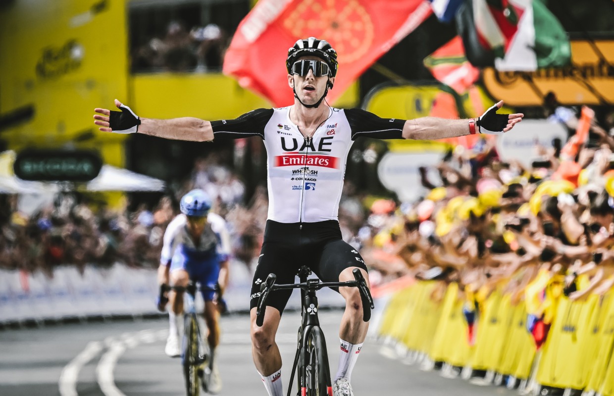 UAE takes the first yellow jersey of the Tour de France 2023. Enric Mas ...