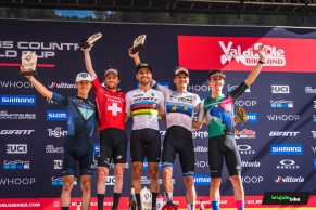 Schurter se exhibe y amplía su leyenda con la victoria en la Copa del Mundo XCO de Val di Sole