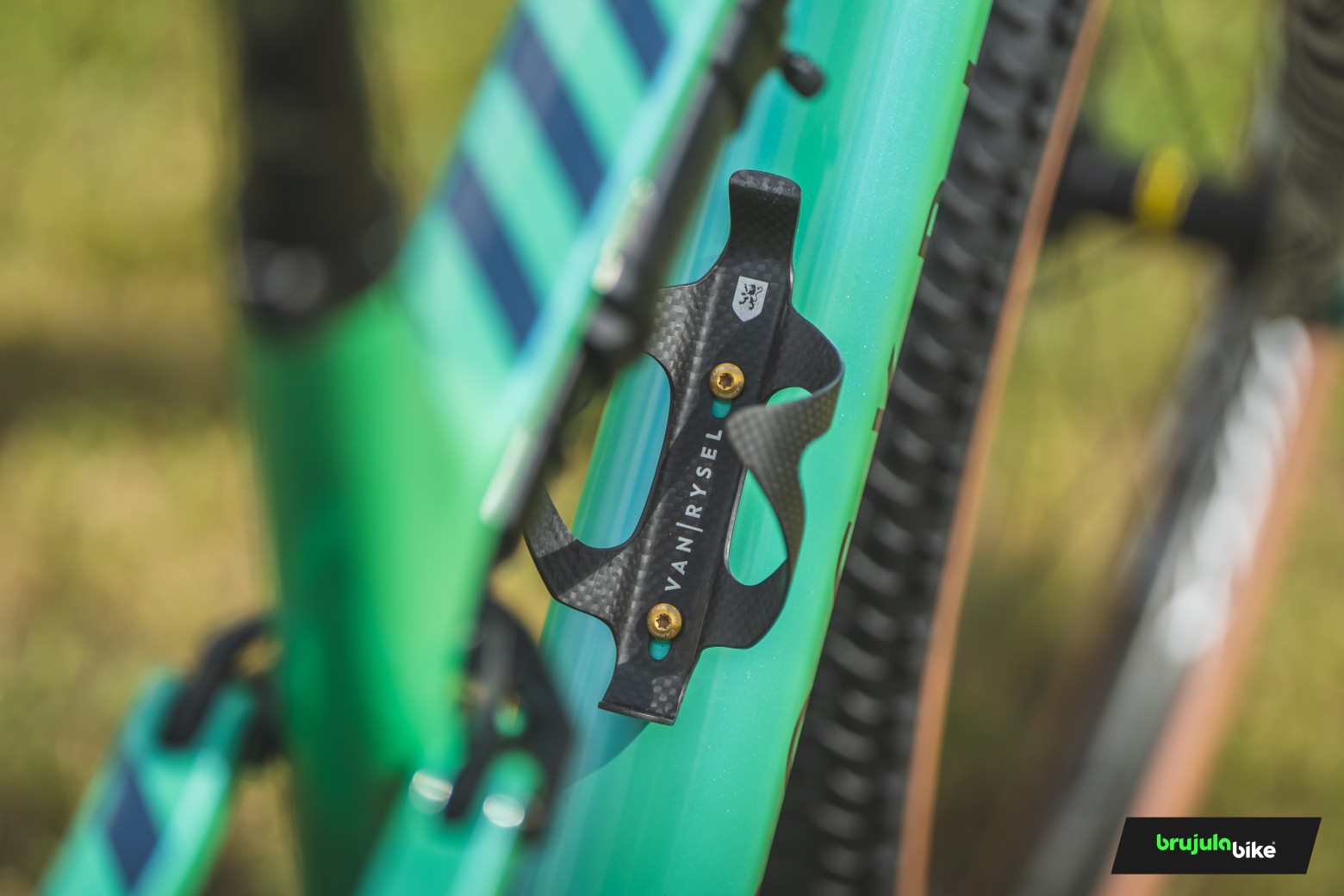 A closer look at the new Rockrider 940s with which Joshua Dubau has