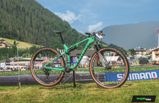 Em detalhe a nova Rockrider 940 com a qual Joshua Dubau já soma 2 pódios no Mundial