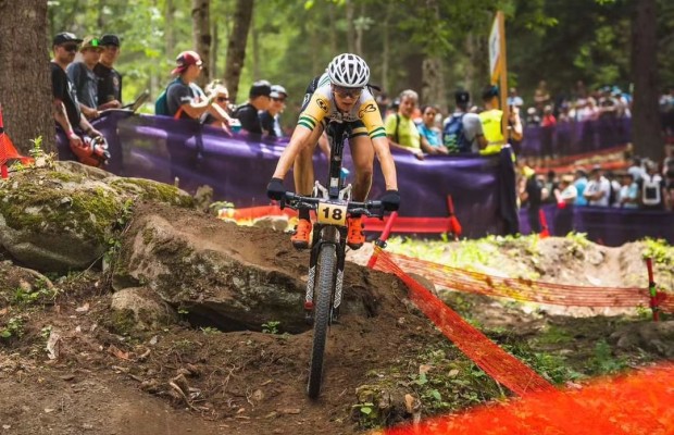 A Bec Henderson le funciona el cambio y vuelve al podio en Val di Sole