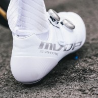 Pogacar estrena manillar, Van der Poel zapatillas y otras novedades vistas en el Tour