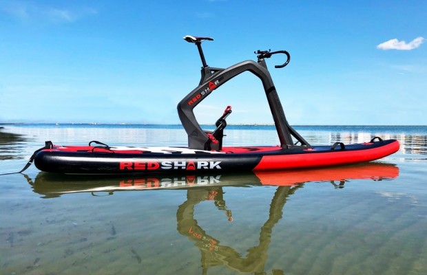 Flecha amortiguar agujas del reloj Nuevas bicicletas acuáticas de RedShark, ahora inflables