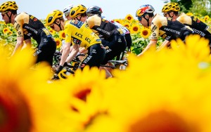 Why does the mountain jersey have red dots? Get to know the most important jerseys of the Tour de France