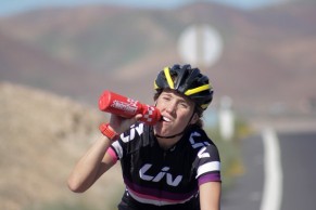 agua-bebida-isotonica-ciclismo