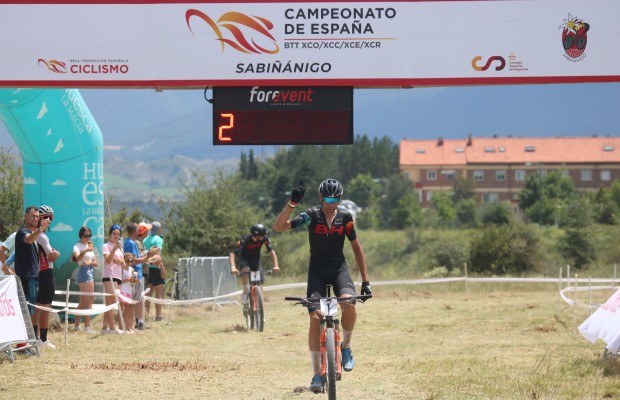 David Valero y Lucía Gomez ganan el Campeonato de España de Short Track 2023