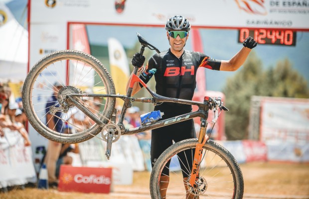 David Valero domina, gana y logra su octavo Campeonato de España XCO