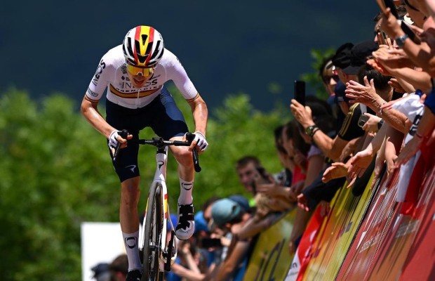Quién es Carlos Rodríguez y cómo ha llegado a pelear por el podio del Tour