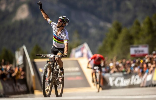 Nino Schurter reclama su trono ganando la Copa del Mundo Vallnord 2019