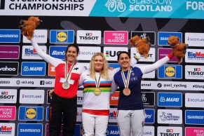 Charlie Hatton y Valentina Holl ganan el Campeonato del Mundo de Descenso