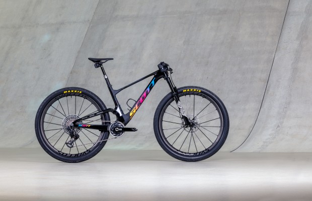 Schurter unveils his Spark Endorphin Special Edition for the World Championships, but hides an important detail
