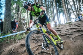 Kate Courtney is far superior than the rest and wins the MTB World Cup of Les Gets 2019