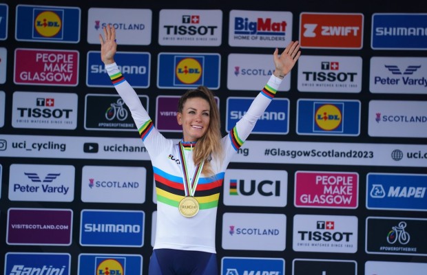¡Implacable! Pauline Ferrand-Prevot gana el Campeonato del Mundo XCO 2023