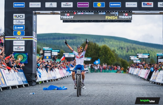 Lo mejor del Campeonato del Mundo XCO 2023 en 6 min de vídeo