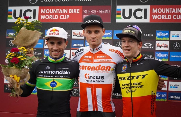 Van der Poel se lleva el Short Track en la Copa del Mundo de Val Di Sole