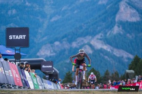 Alex Malacarne faz um histórico top 3 em short track para o brasil, em Andorra