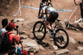 Mathieu Van der Poel gana con otro ataque fulminante la Copa del Mundo XCO de Val di Sole 2019
