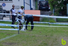 Nino Schurter se retira del Short Track tras fallarle el nuevo SRAM electrónico