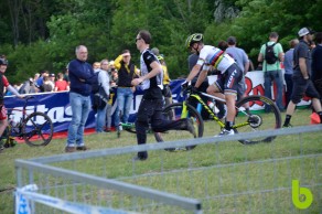 nino schurter retira short track fallo cambio electrónico