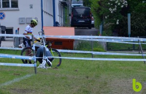 nino schurter retira short track fallo cambio electrónico