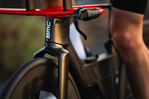 Nueva BMC Speedmachine desarrollada junto al equipo Red Bull F1: "la bicicleta de competición más rápida del mundo"