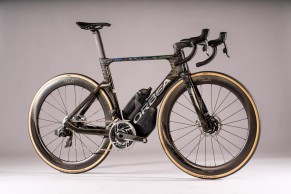 The Orbea Orca Aero 2024 debuts new colors, a higher level of customization, and Oquo wheels