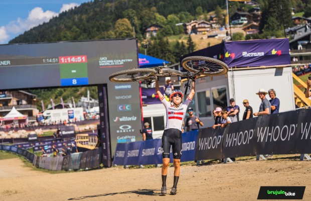 Mitterwallner bate a Pieterse y gana la Copa del Mundo XCO de Les Gets