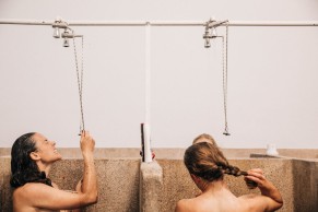 Eat or shower? What is better to do first after finishing training?