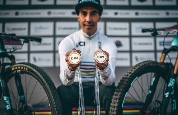 Tomi Misser se proclama Campeón del Mundo en XCO y DH en dos días