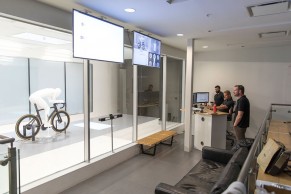 Specialized se interesa por la transmisión sin cadena y crea una bici especial para probarla en el túnel de viento