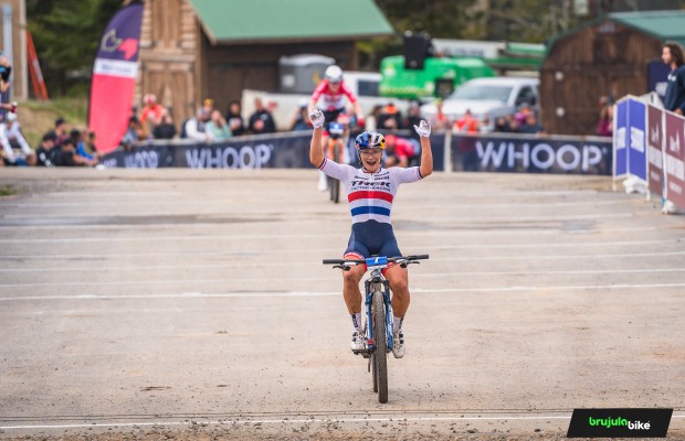 Evie Richards gana el Short Track de Snowshoe  con su mejor versión