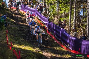 Stigger gana en solitario la Copa del Mundo XCO de Snowshoe y Pieterse se lleva la general