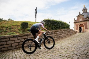 Nace la Teammachine R de la colaboración entre BMC y Red Bull